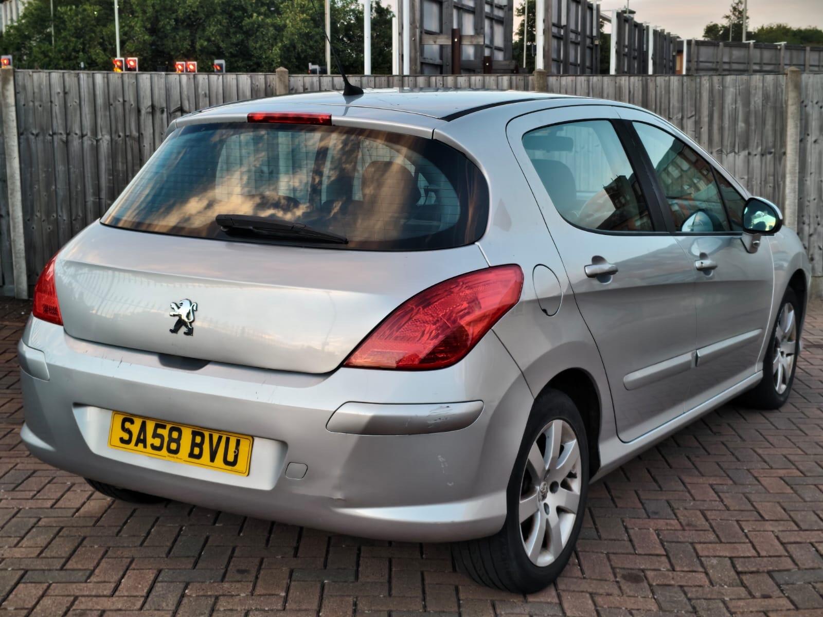 Peugeot 308 view 6