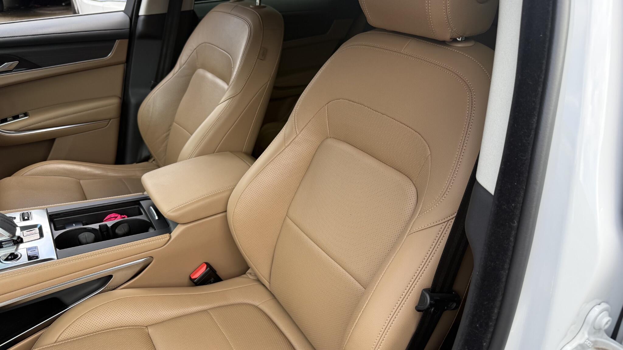 Jaguar F-Pace view 35