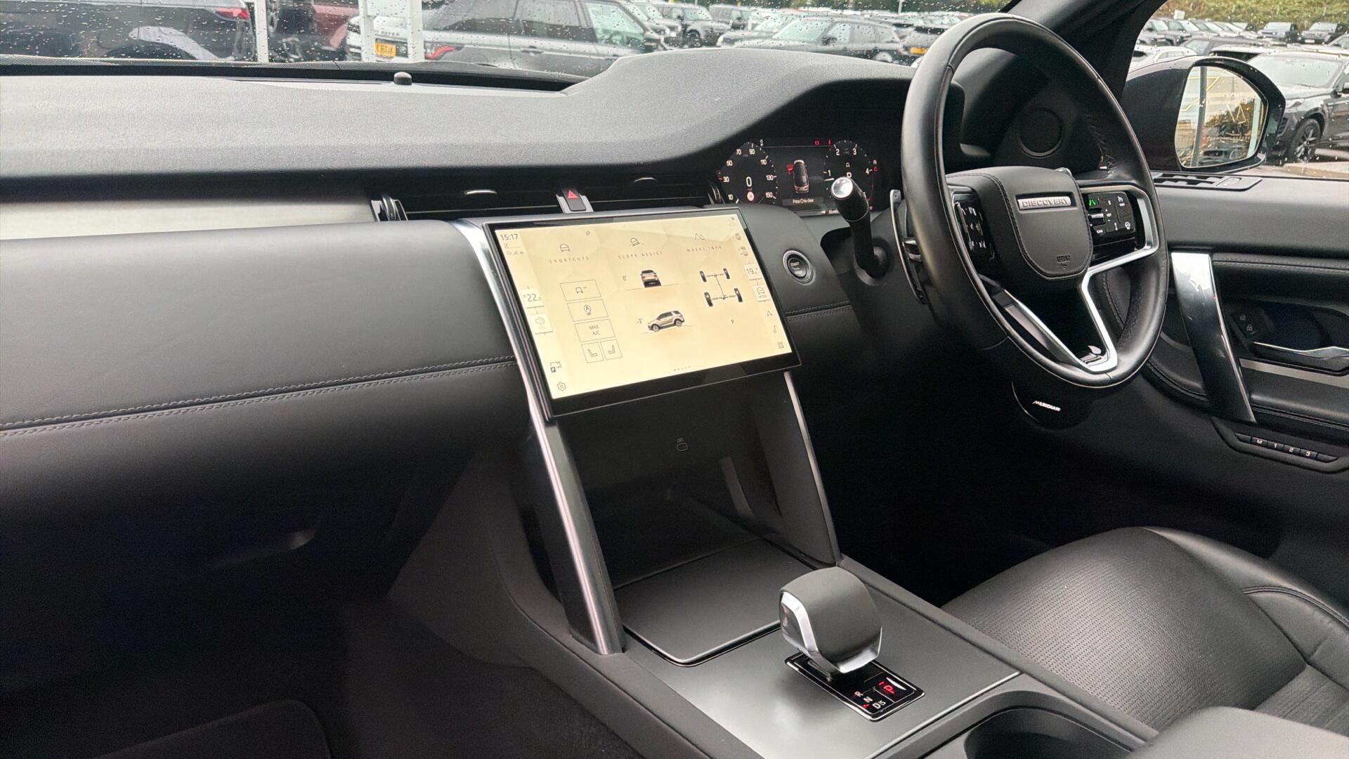Land Rover Discovery Sport view 49