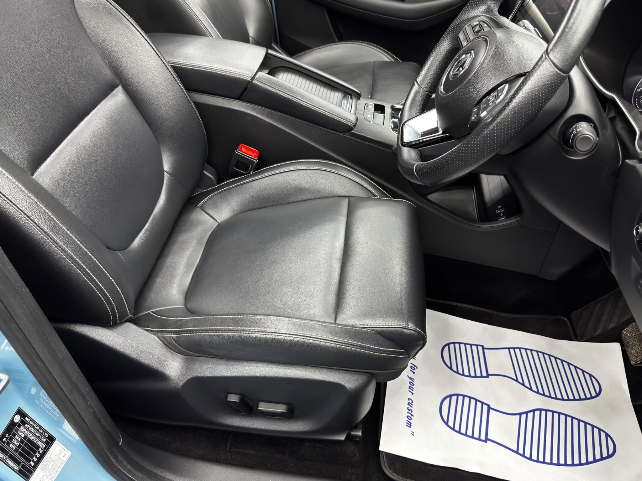 MG ZS view 13