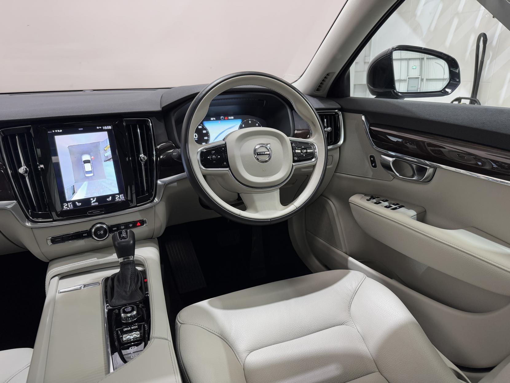 Volvo S90 view 19