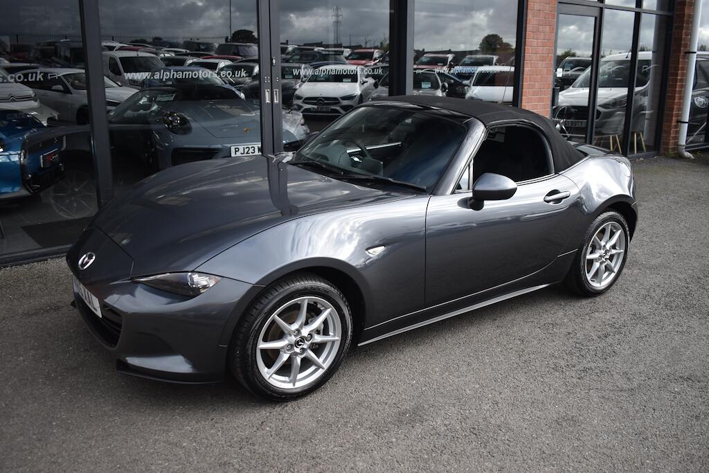 Mazda MX-5 view 11