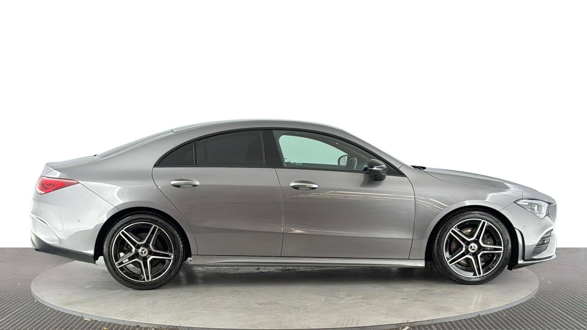Mercedes-Benz Cla view 3