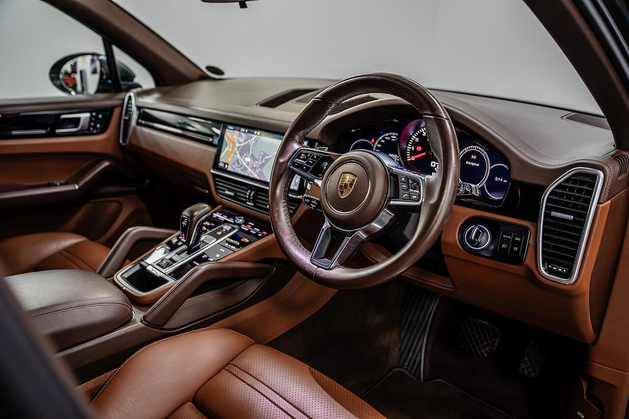 Porsche Cayenne view 5