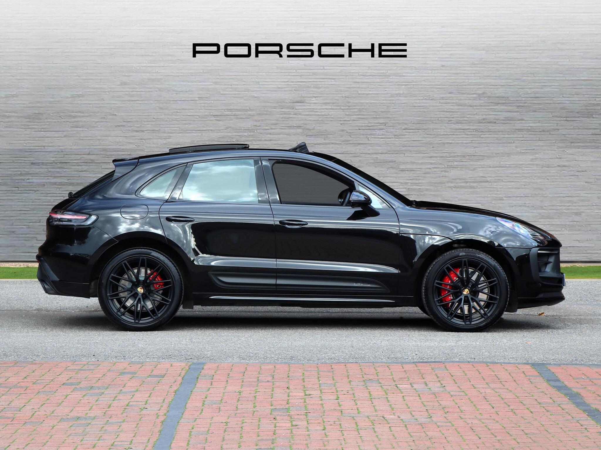 Porsche Macan view 5