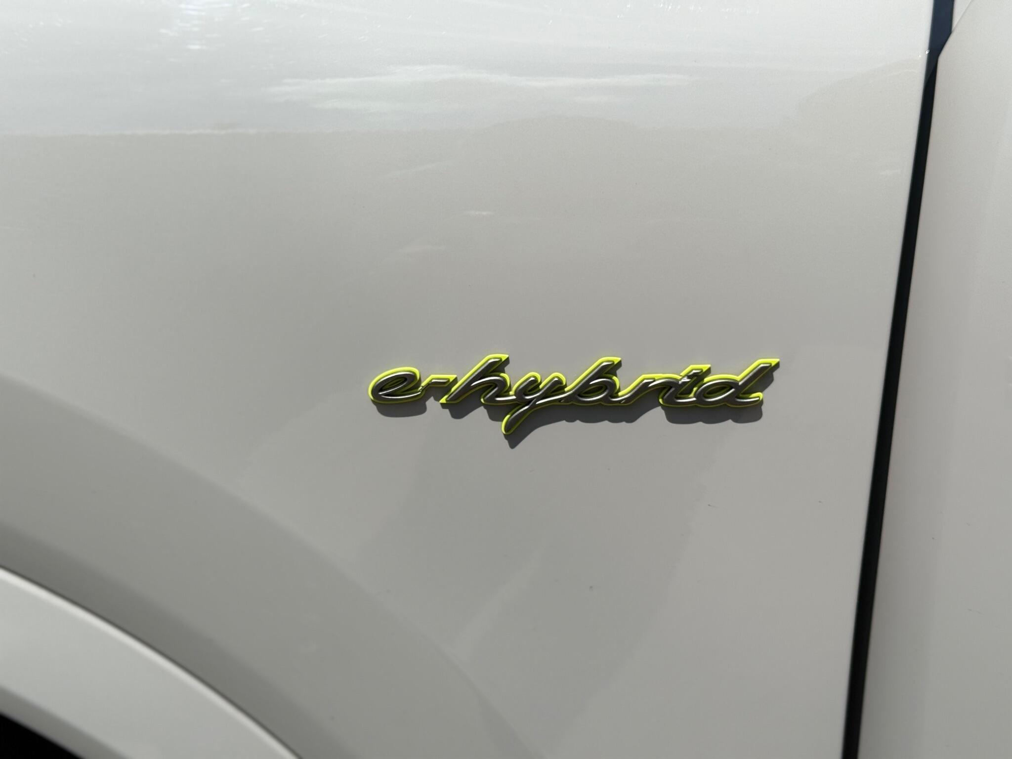 Porsche Cayenne view 31