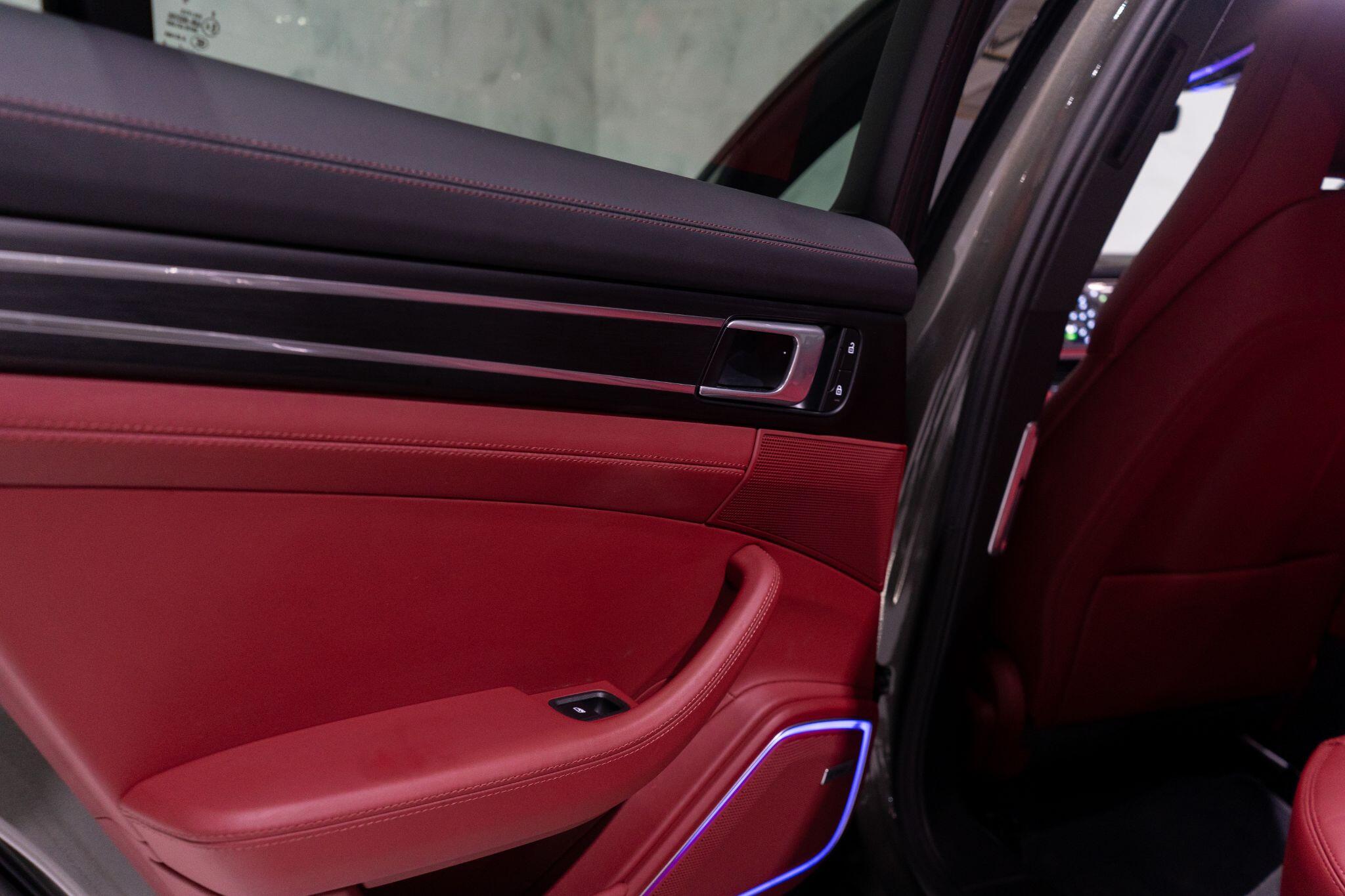 Porsche Panamera view 34
