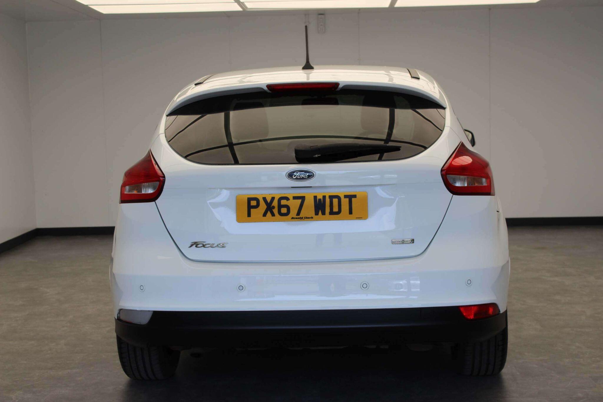 Ford Focus view 10