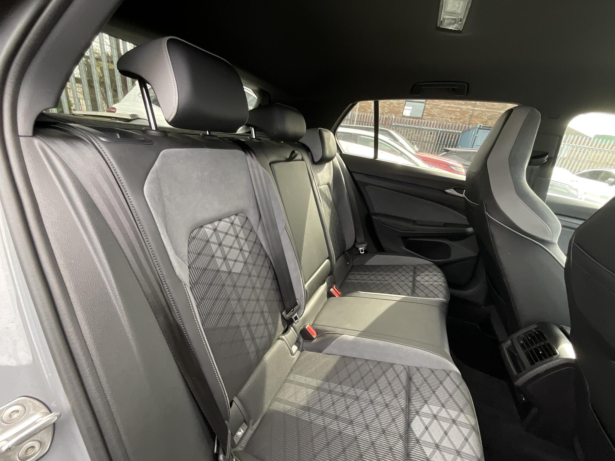Volkswagen Golf view 11
