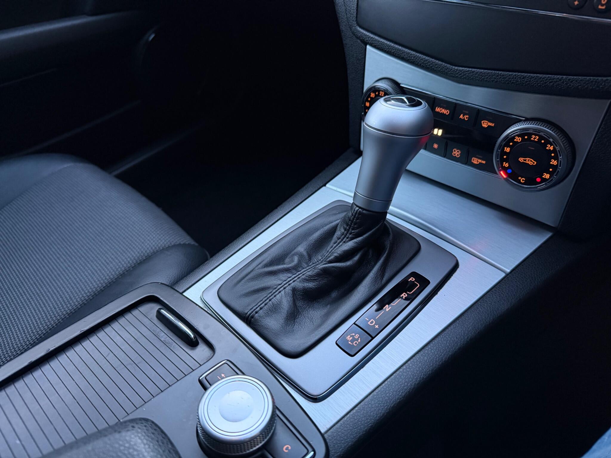 Mercedes-Benz C-Class view 18