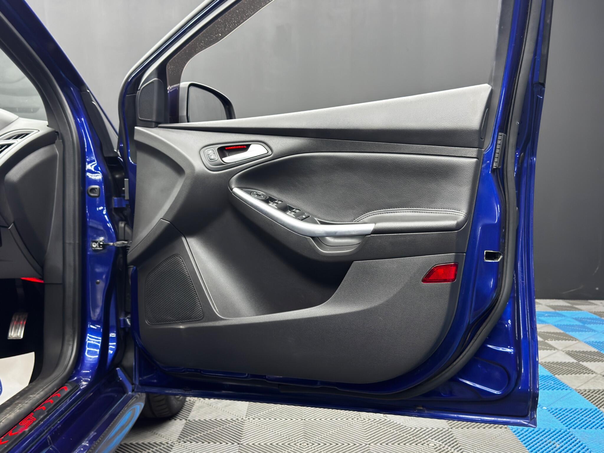 Ford Focus view 37