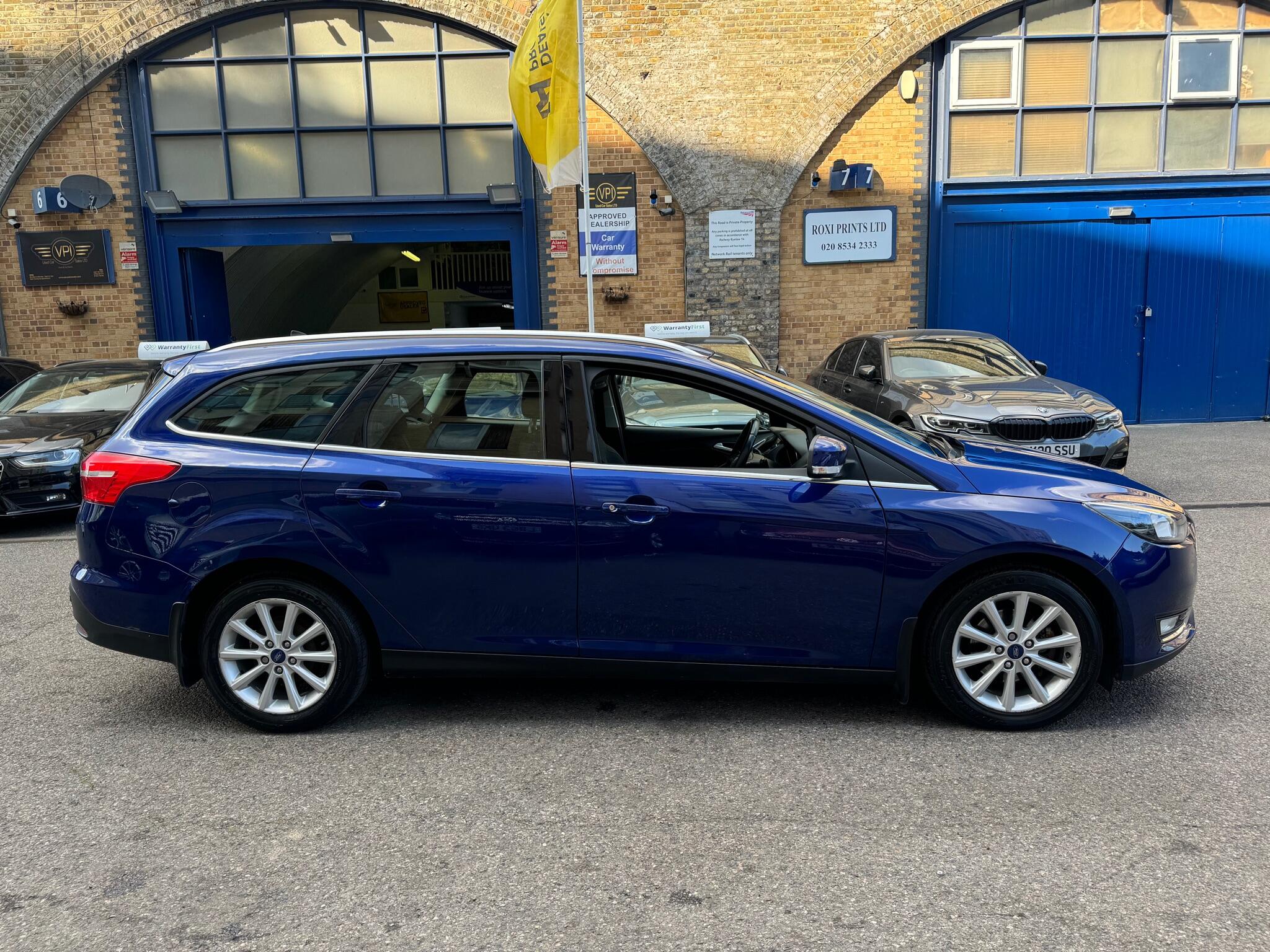 Ford Focus view 9