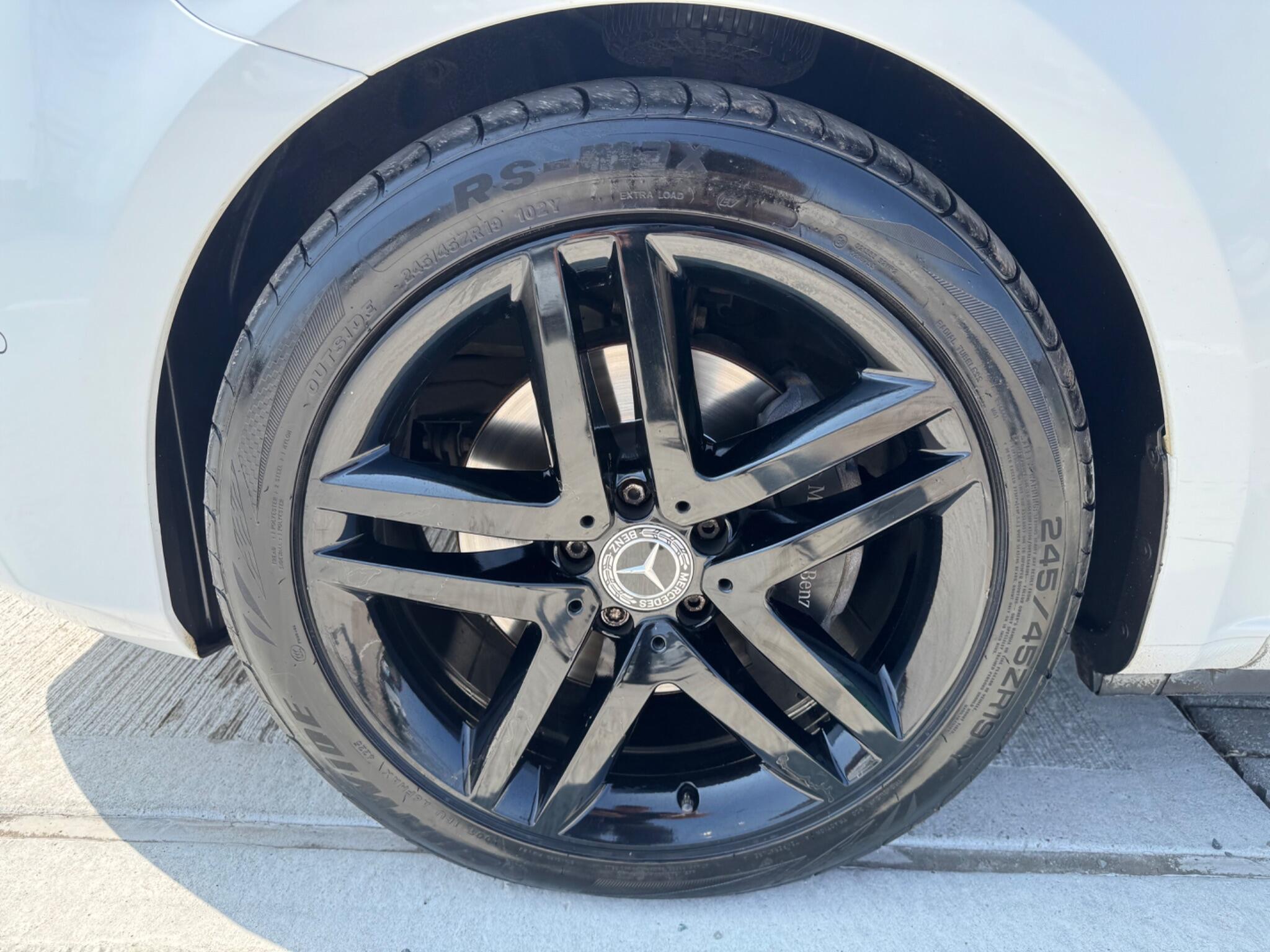 Mercedes-Benz V Class view 9