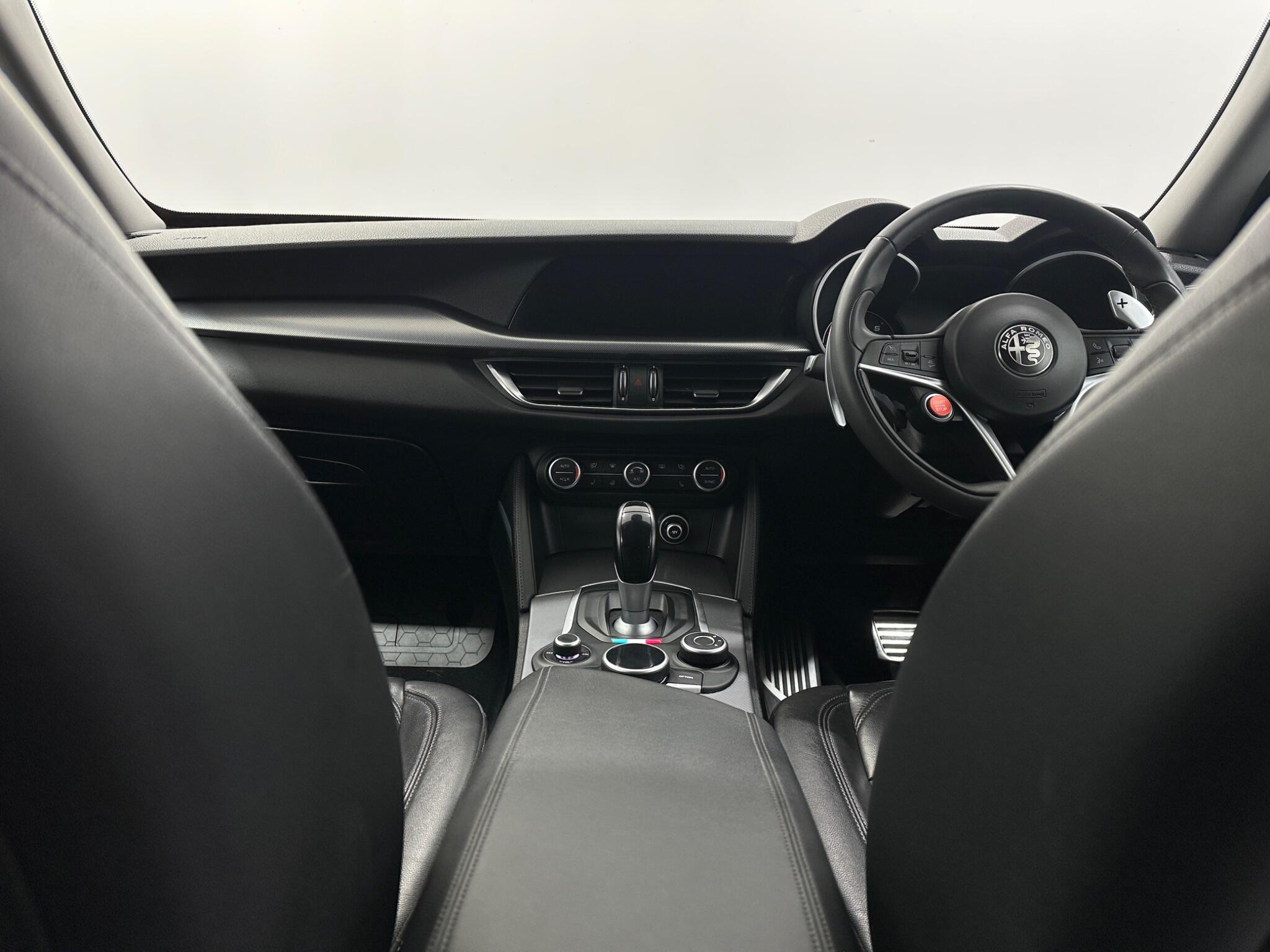 Alfa Romeo Stelvio view 20