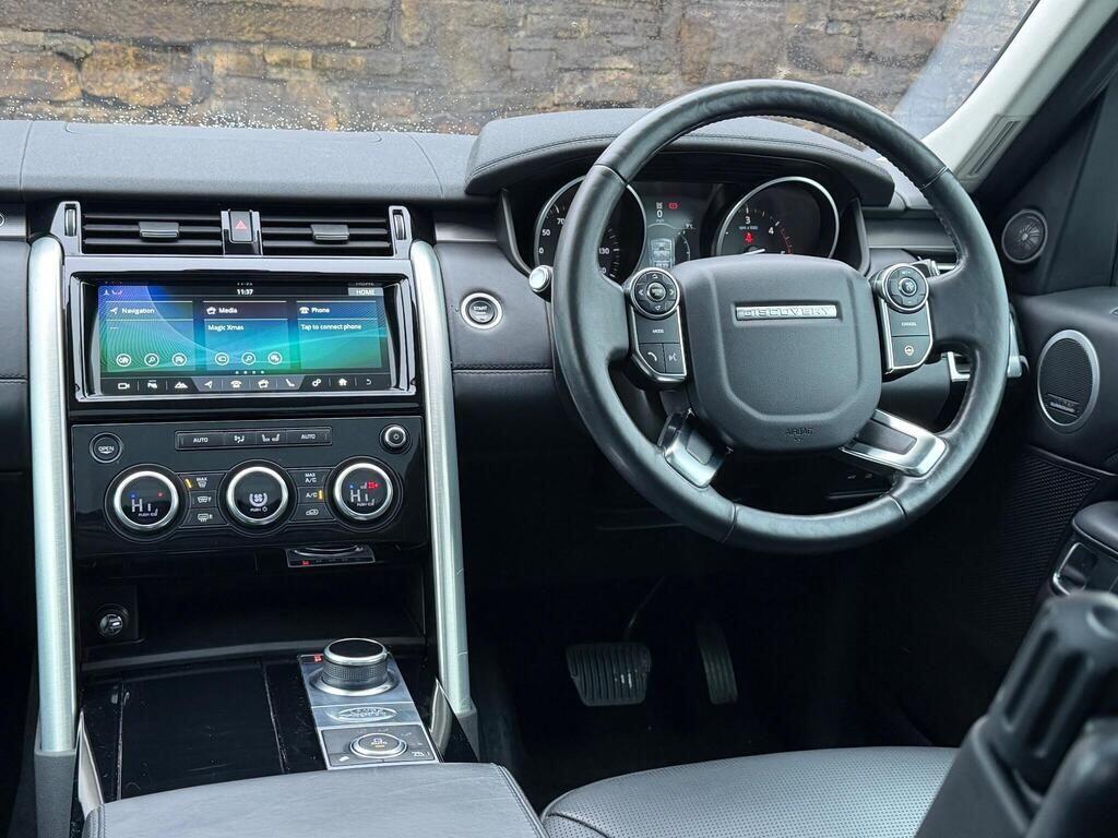 Land Rover Discovery view 28