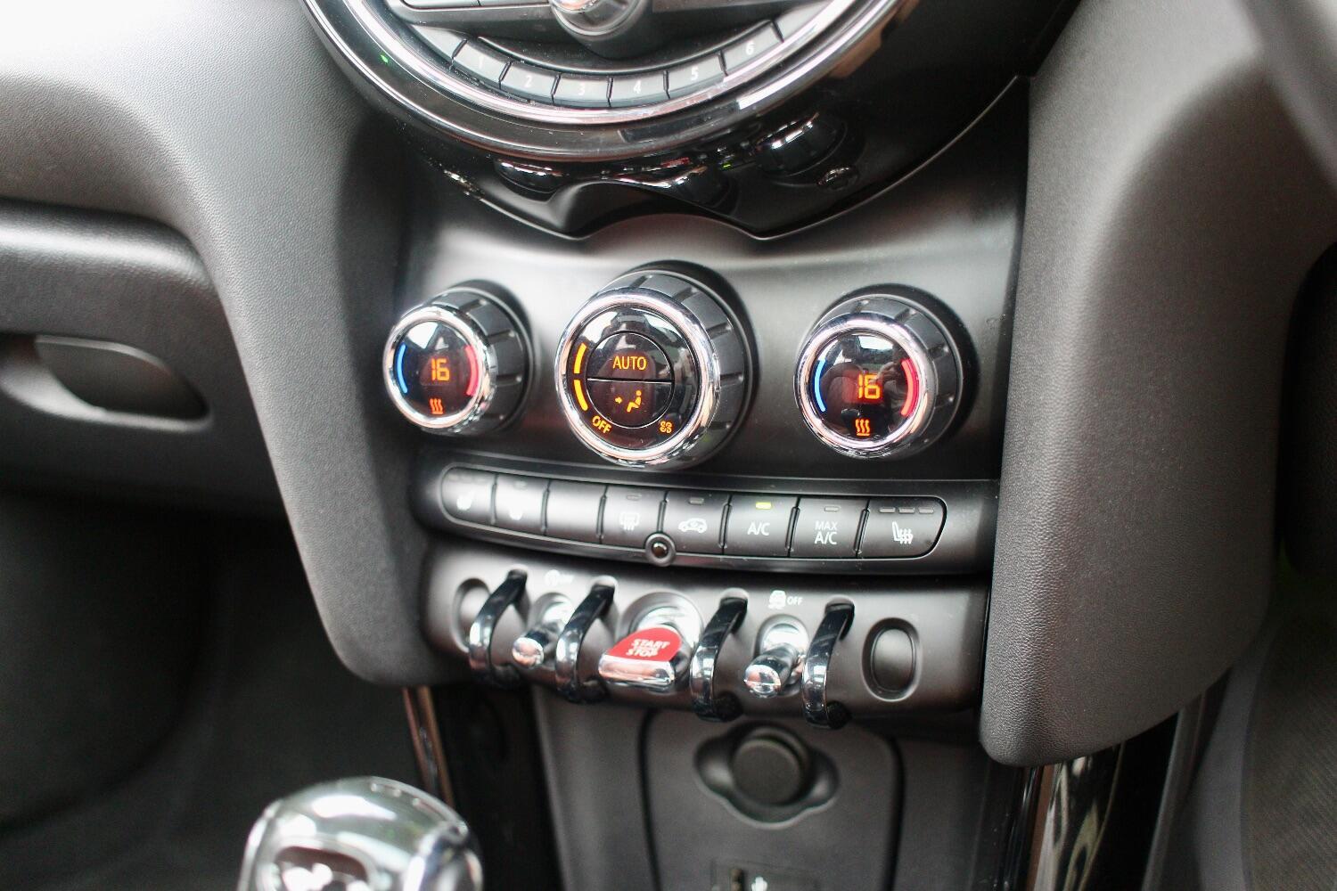 Mini Hatch view 14