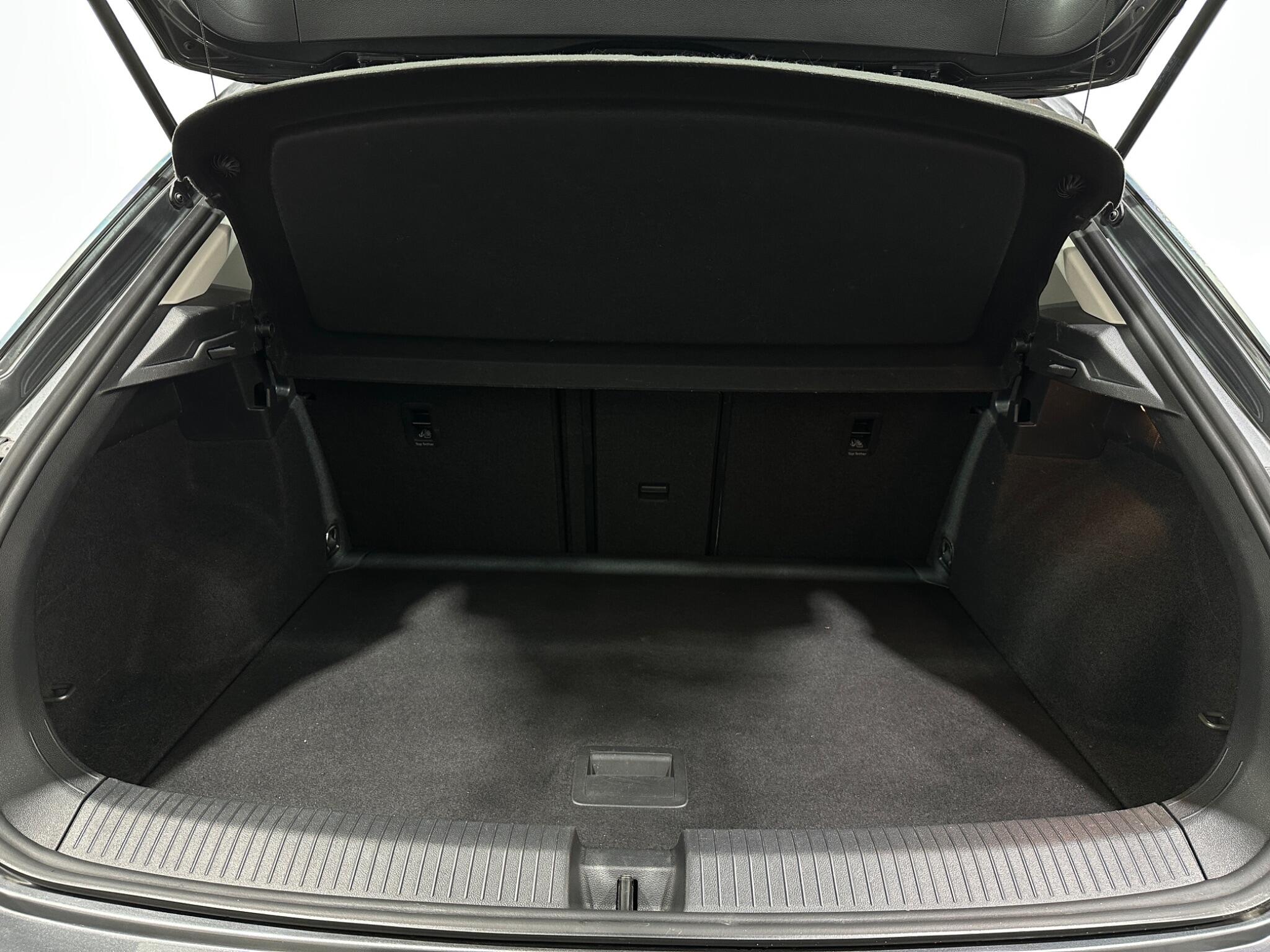 Volkswagen T-Roc view 46