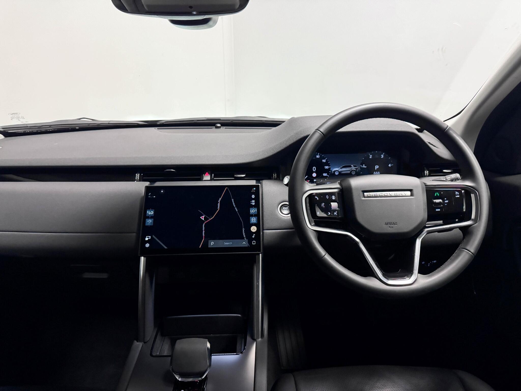 Land Rover Discovery Sport view 34