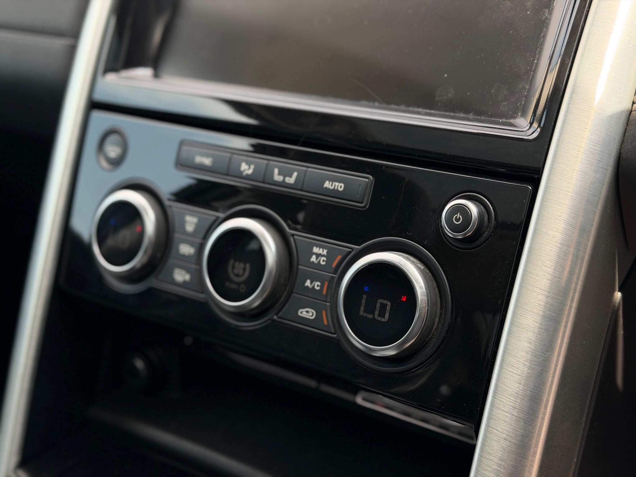 Land Rover Discovery view 29