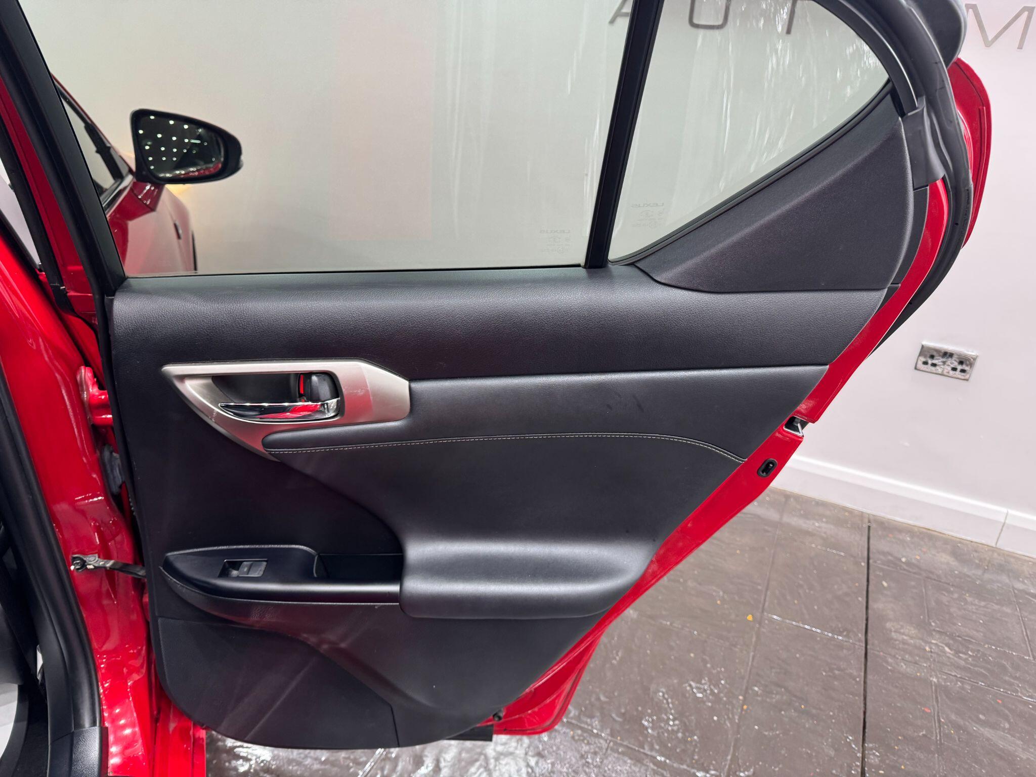 Lexus CT view 36