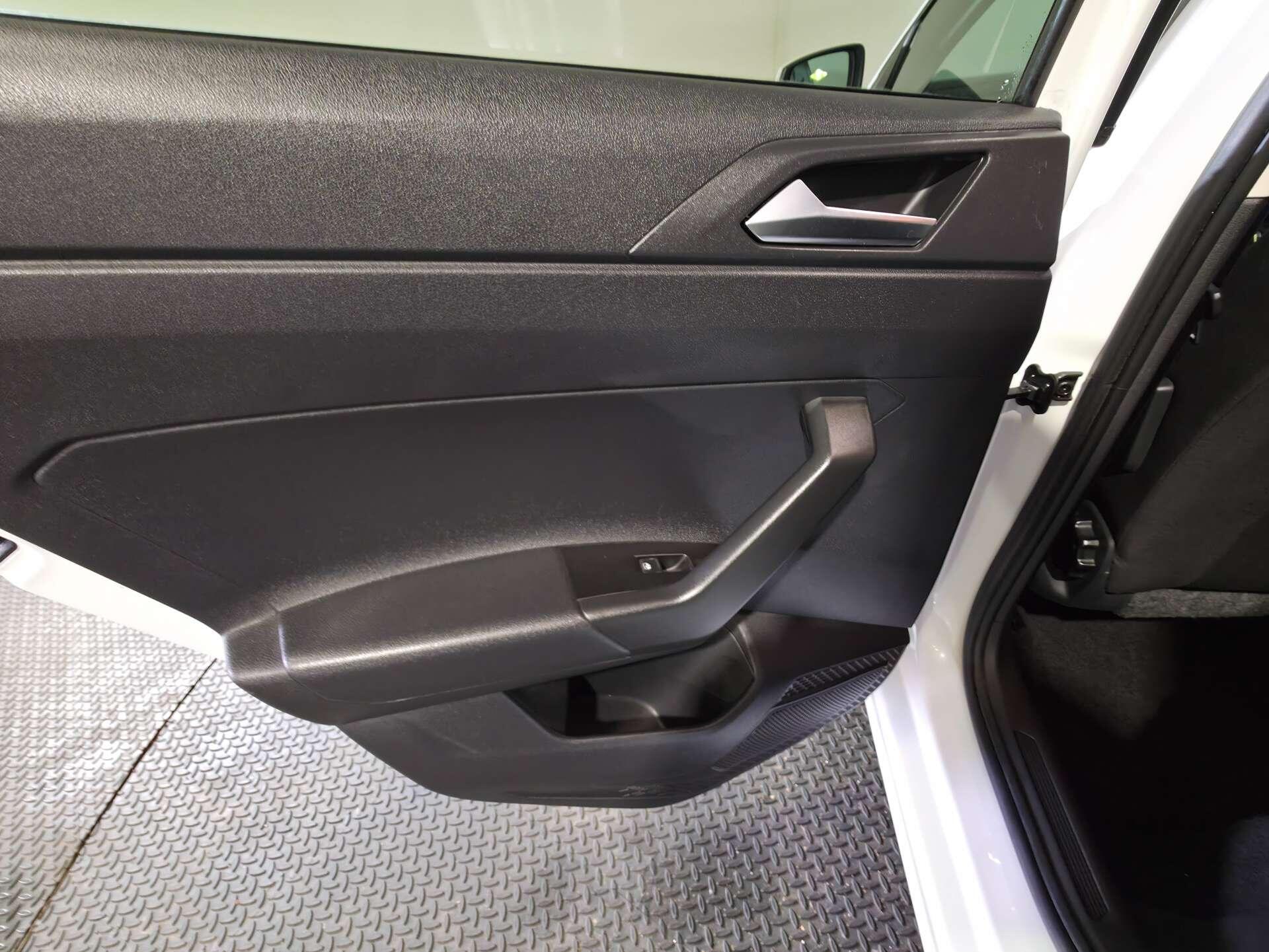 Volkswagen Polo view 48