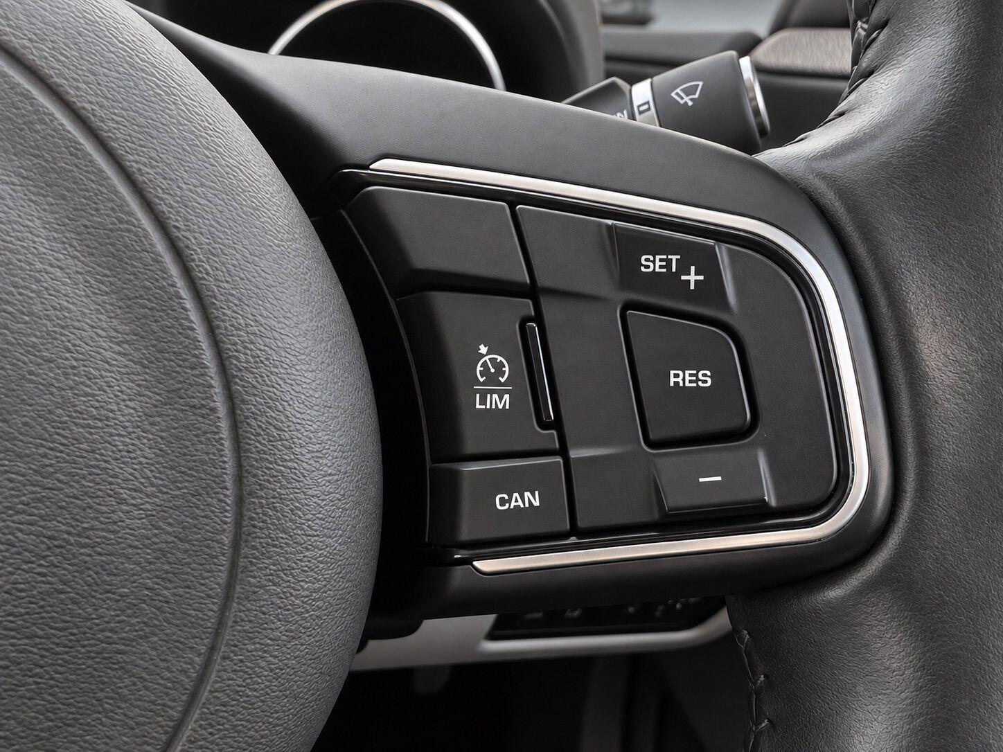 Jaguar Xe view 24