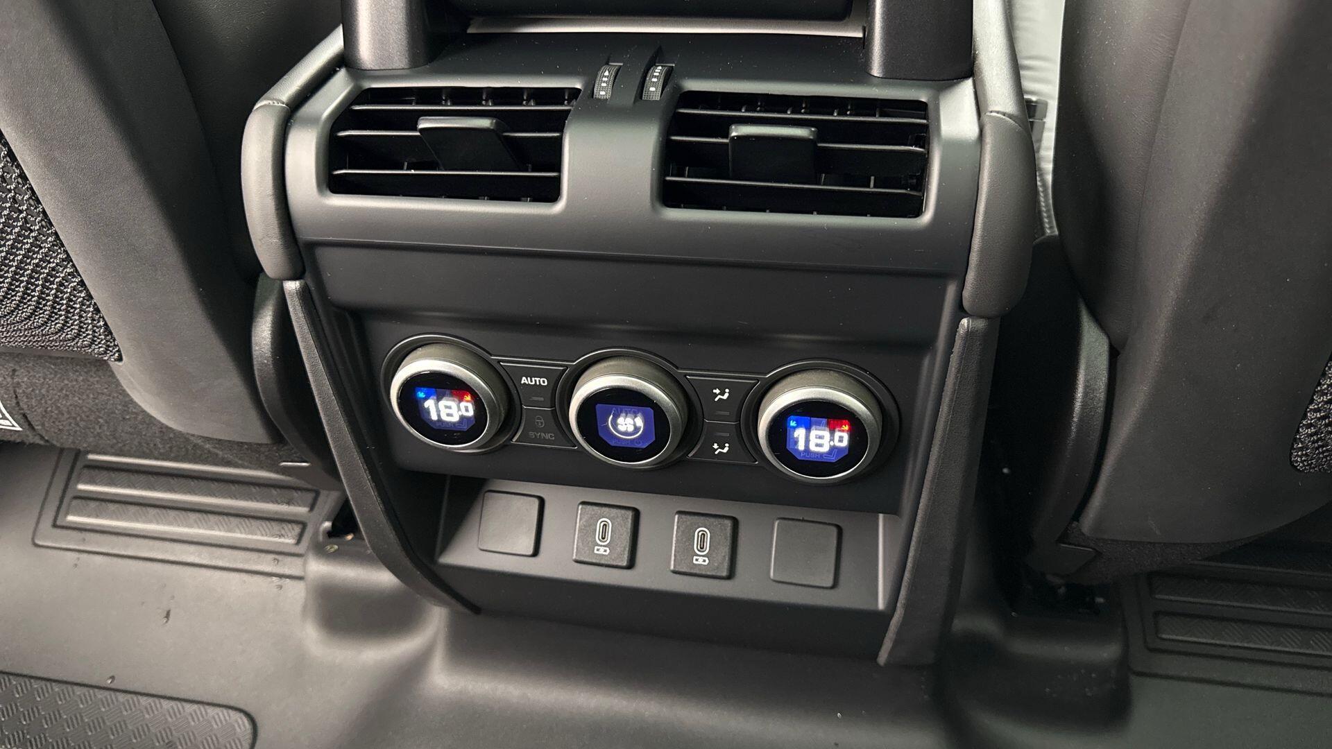 Land Rover Defender view 18