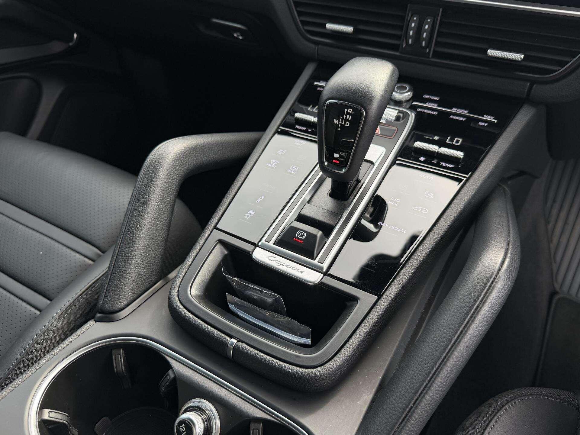 Porsche Cayenne view 26