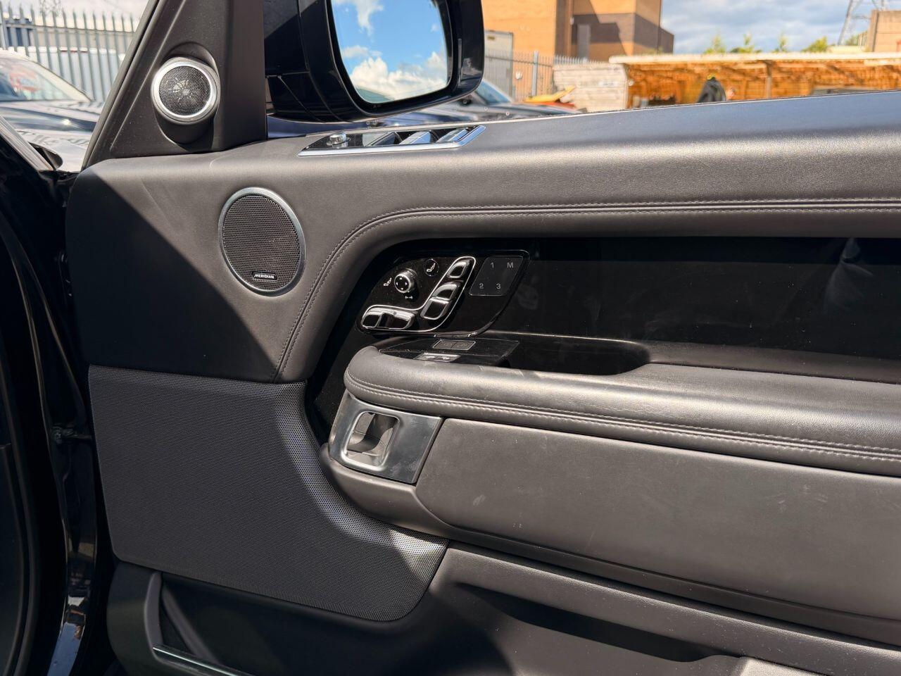 Land Rover Range Rover view 31