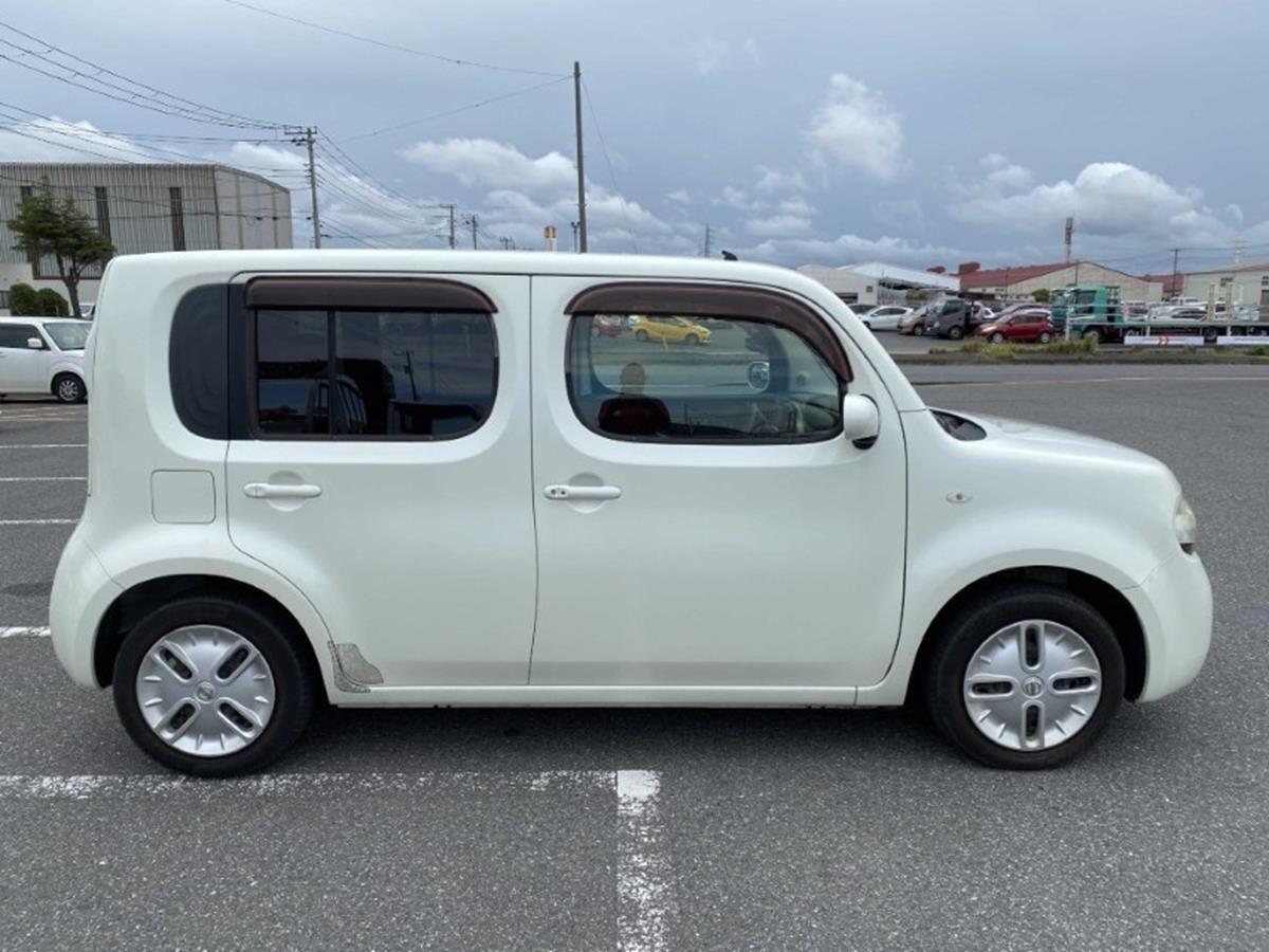Nissan Cube view 8