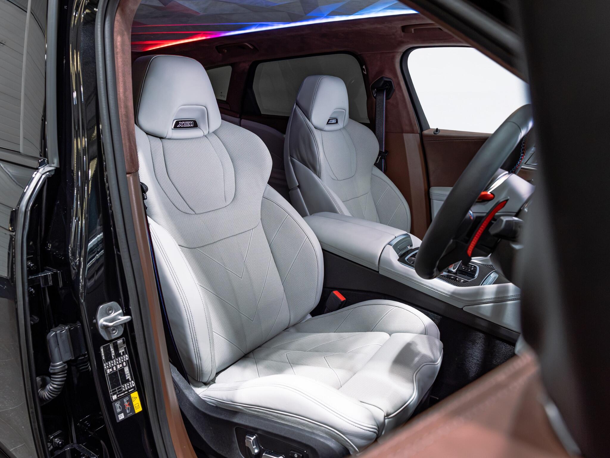 BMW XM view 2