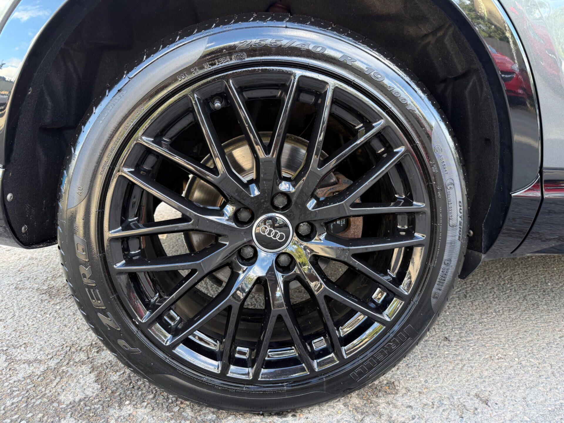 Audi Q3 view 51