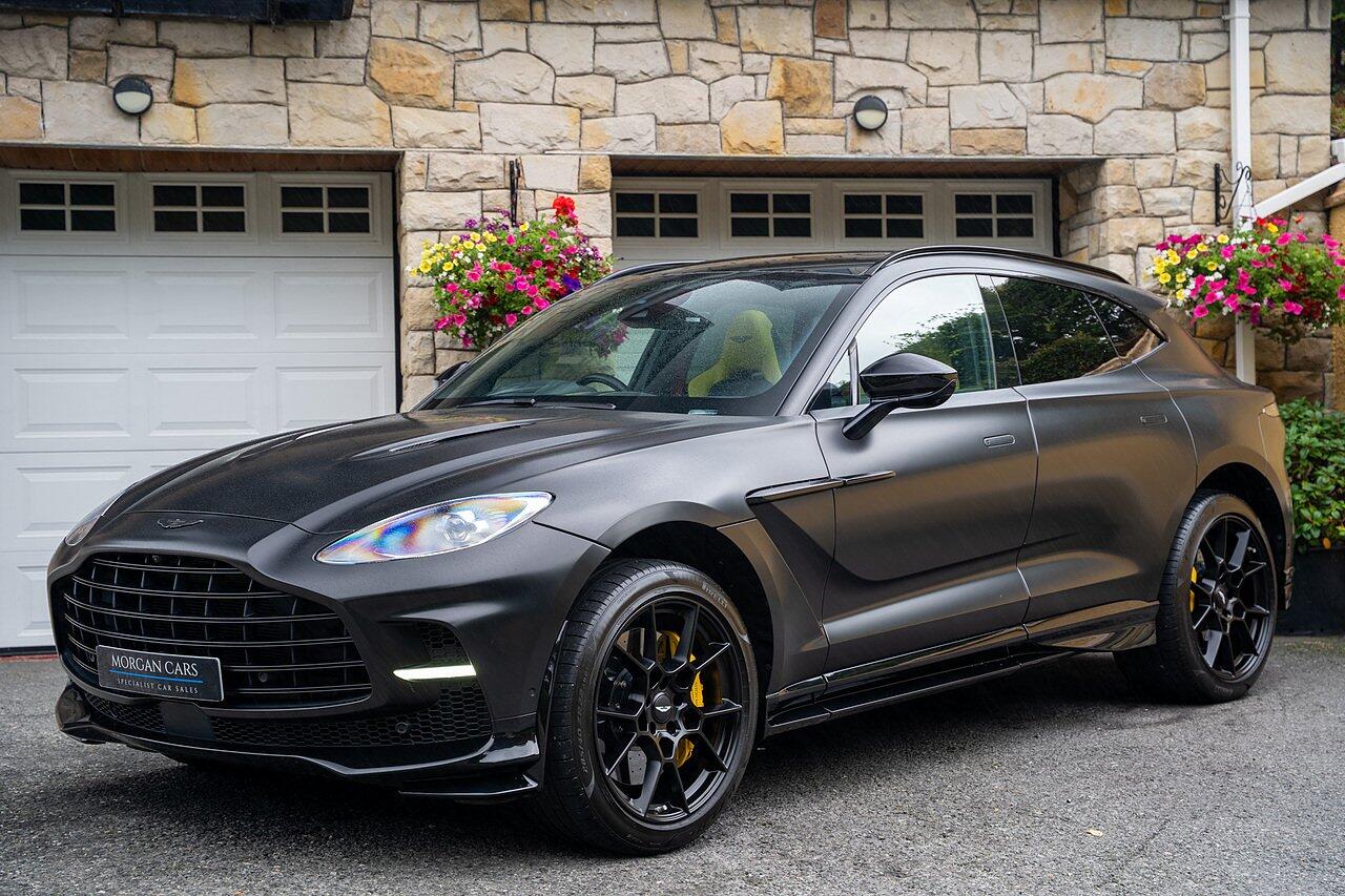 Aston Martin DBX view 42