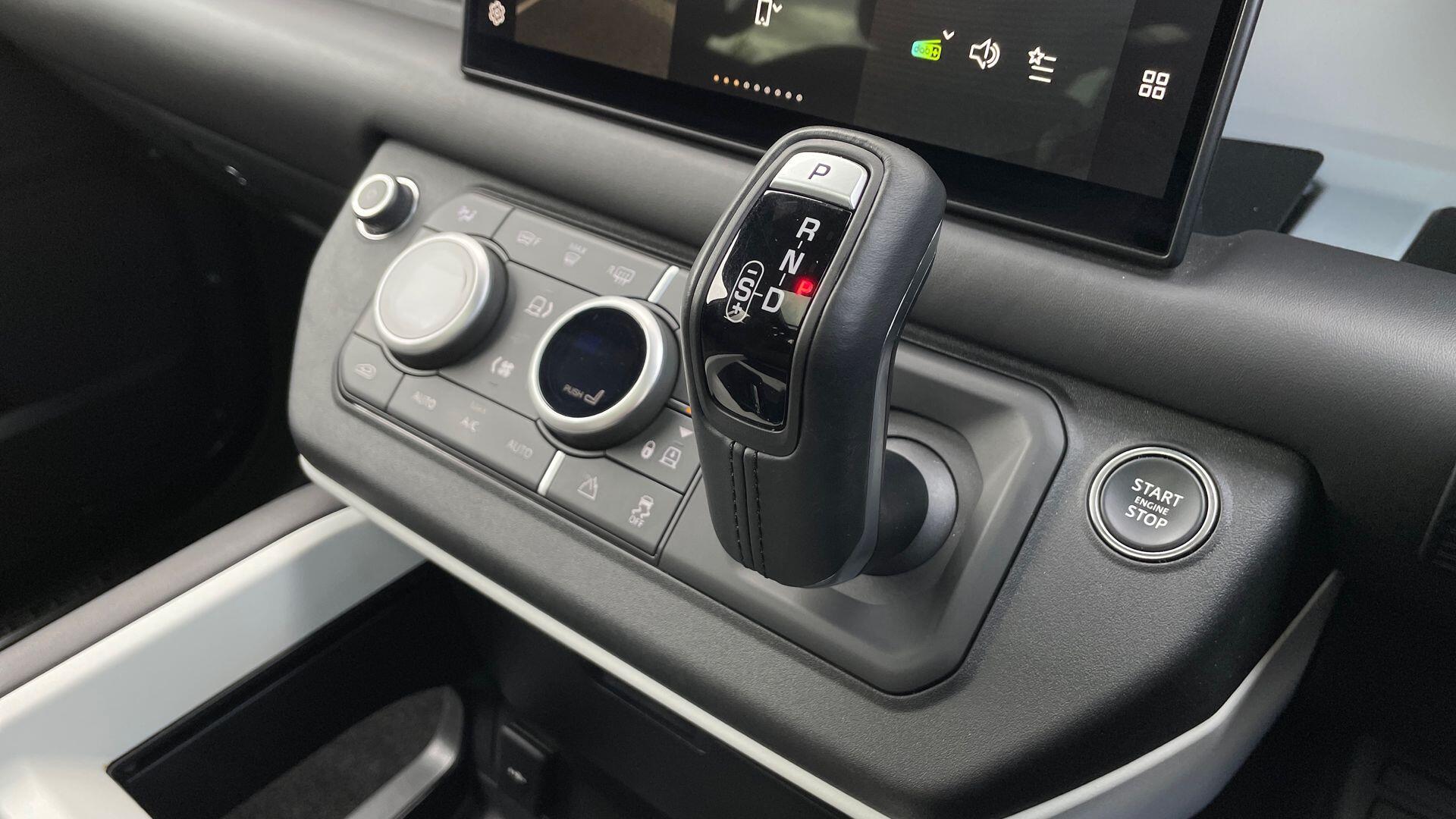 Land Rover Defender view 13