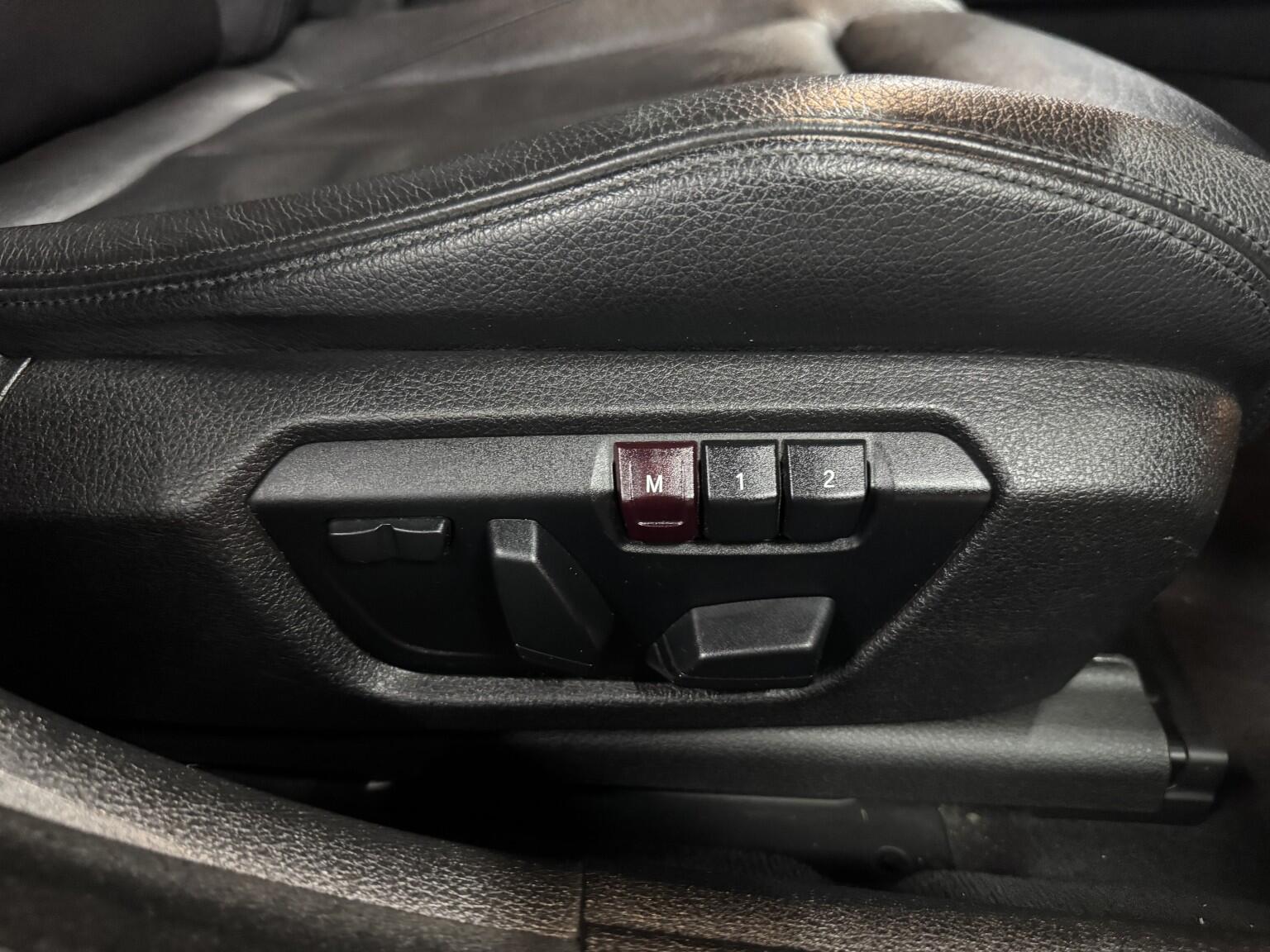 BMW 3 Series view 12