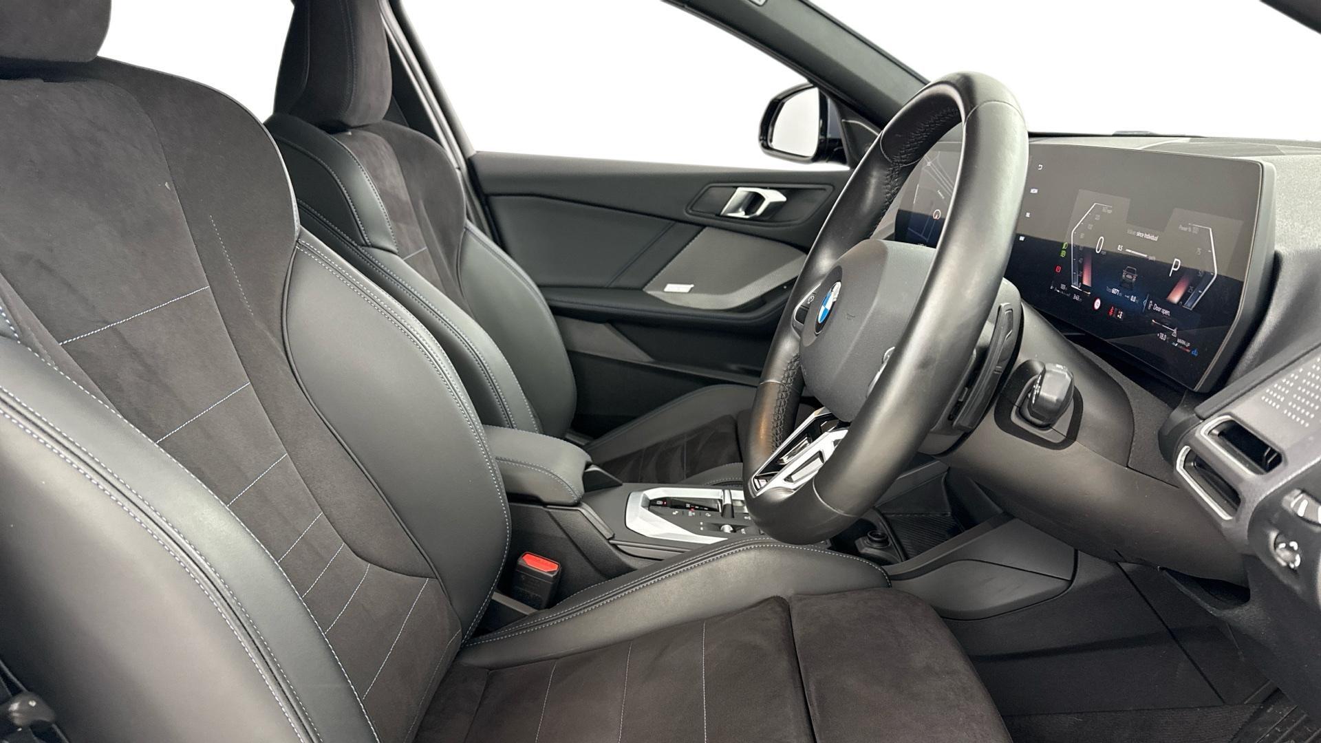 BMW 1 Series view 11