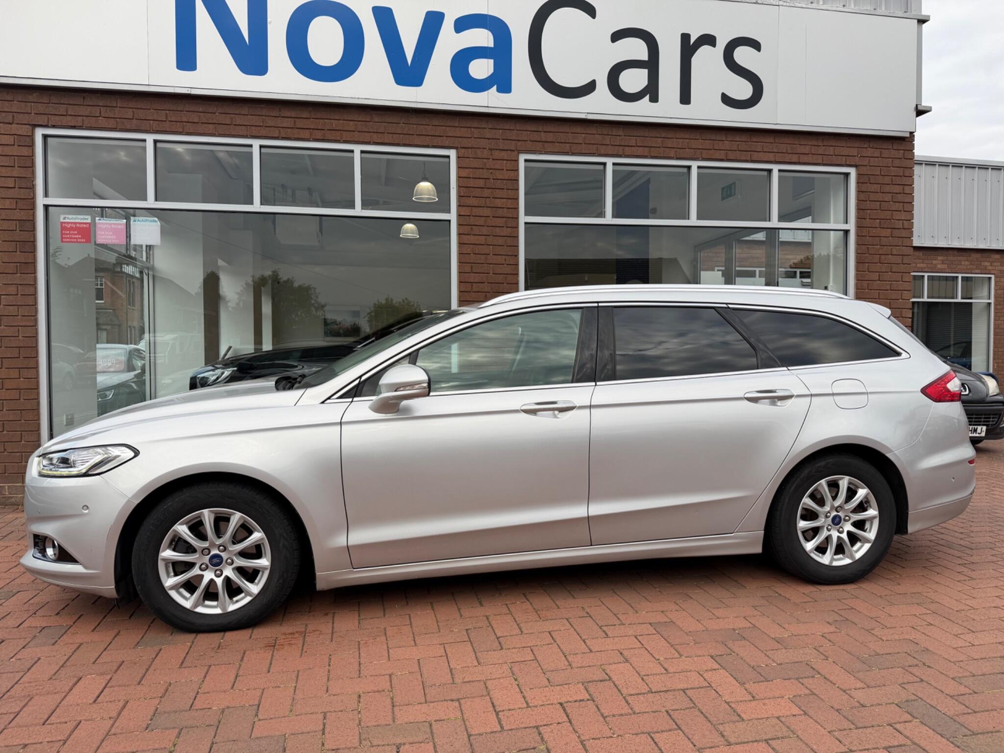 Ford Mondeo view 11