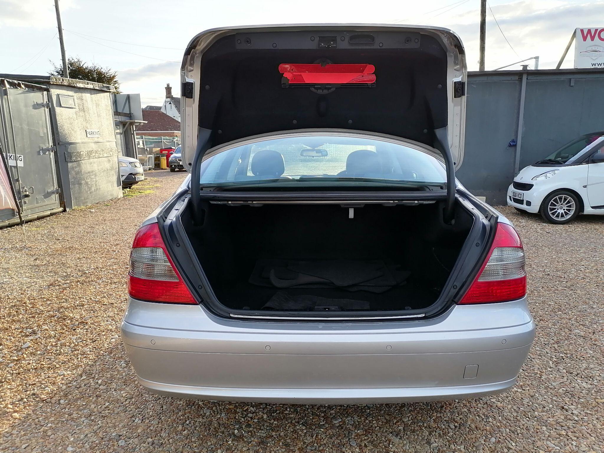 Mercedes-Benz E-Class view 48