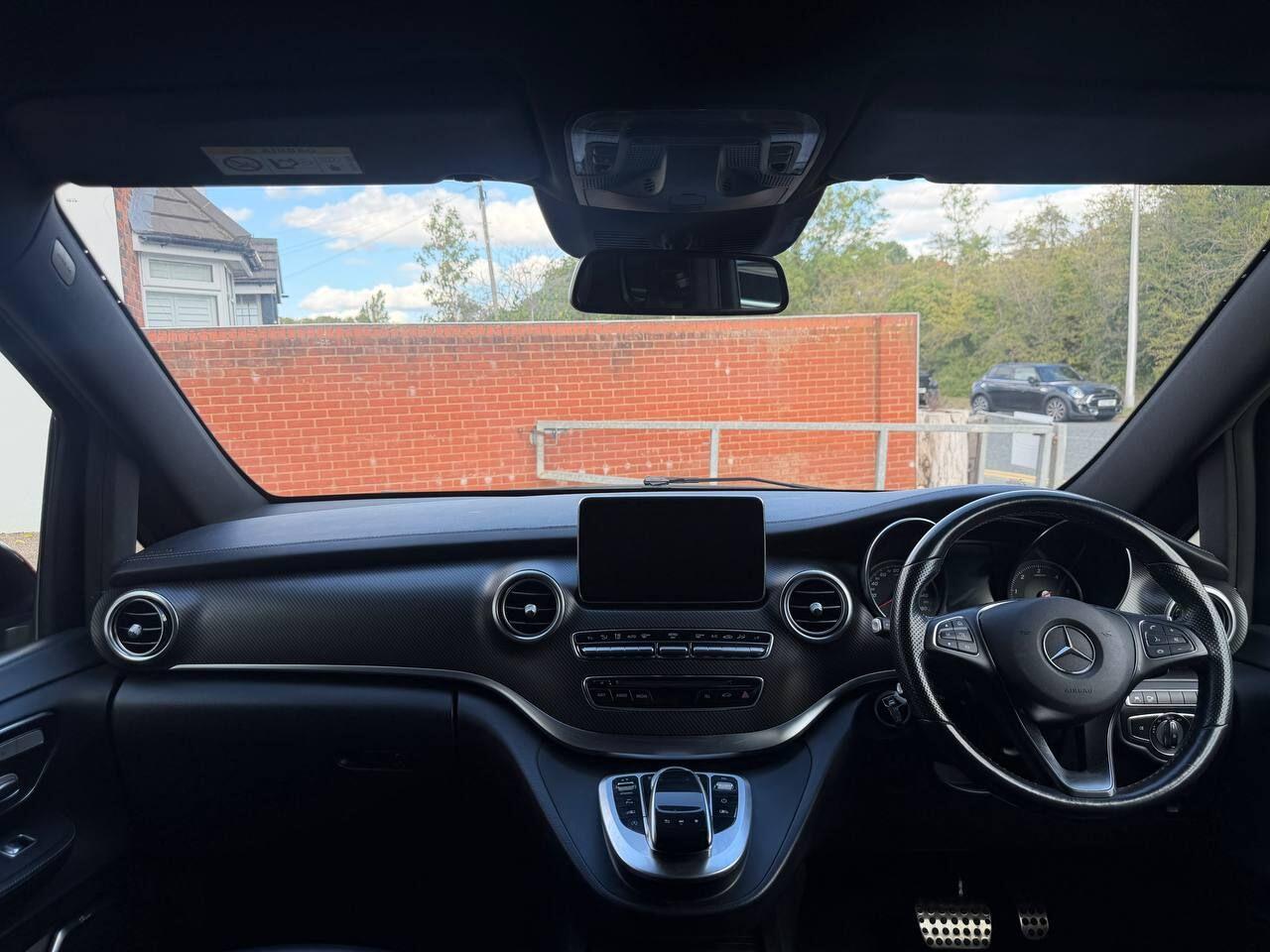 Mercedes-Benz V-Class view 23