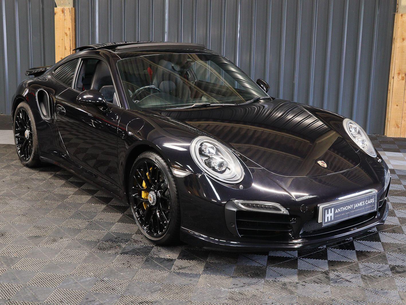 Porsche 911 view 17