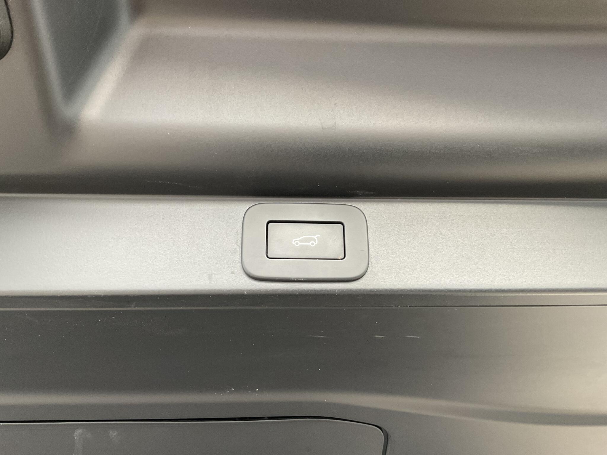 Land Rover Range Rover view 23