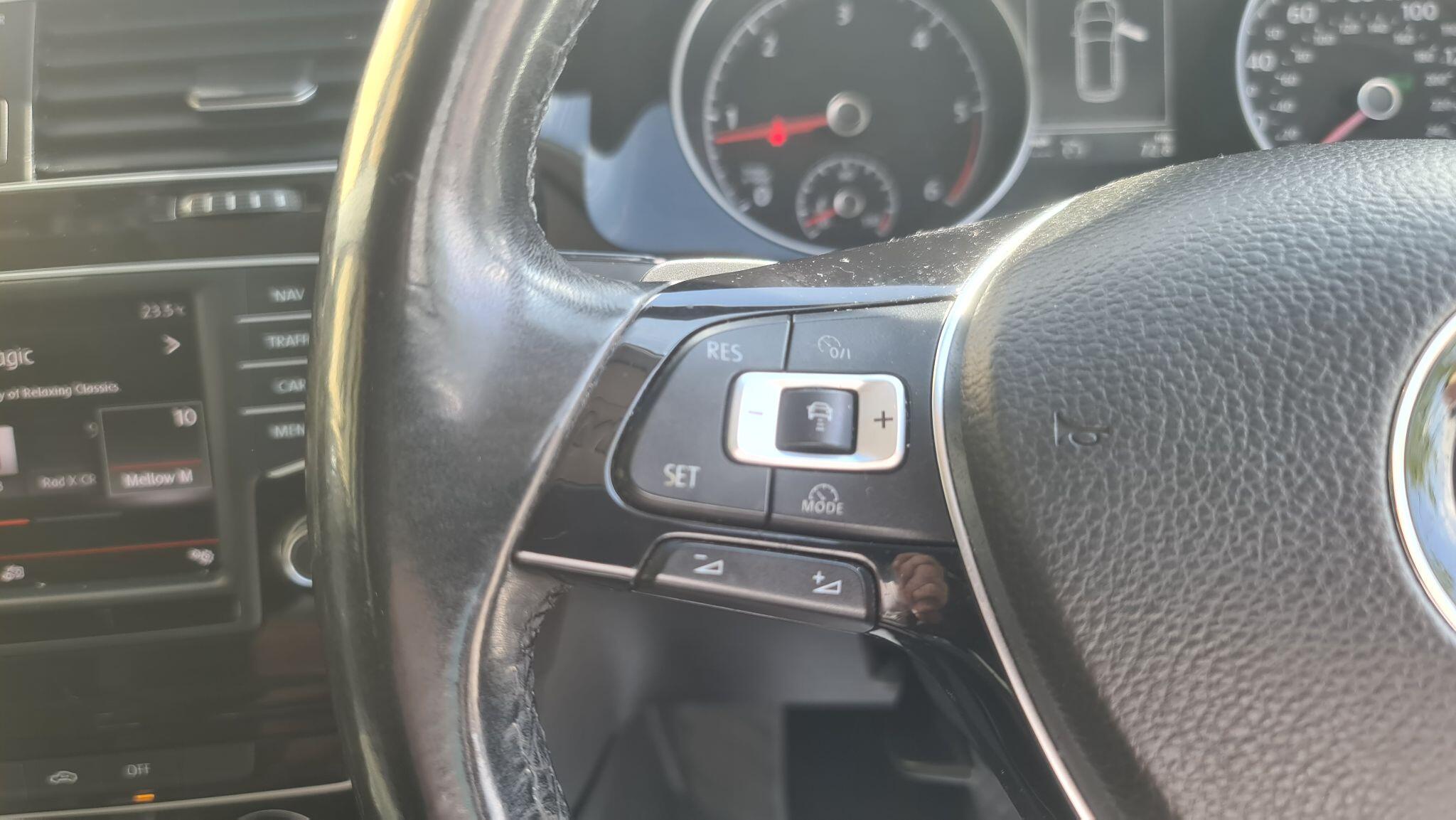 Volkswagen Golf view 22