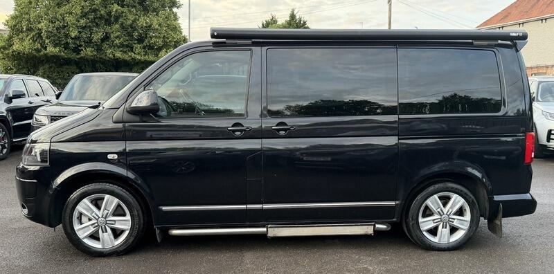 Volkswagen Caravelle view 4