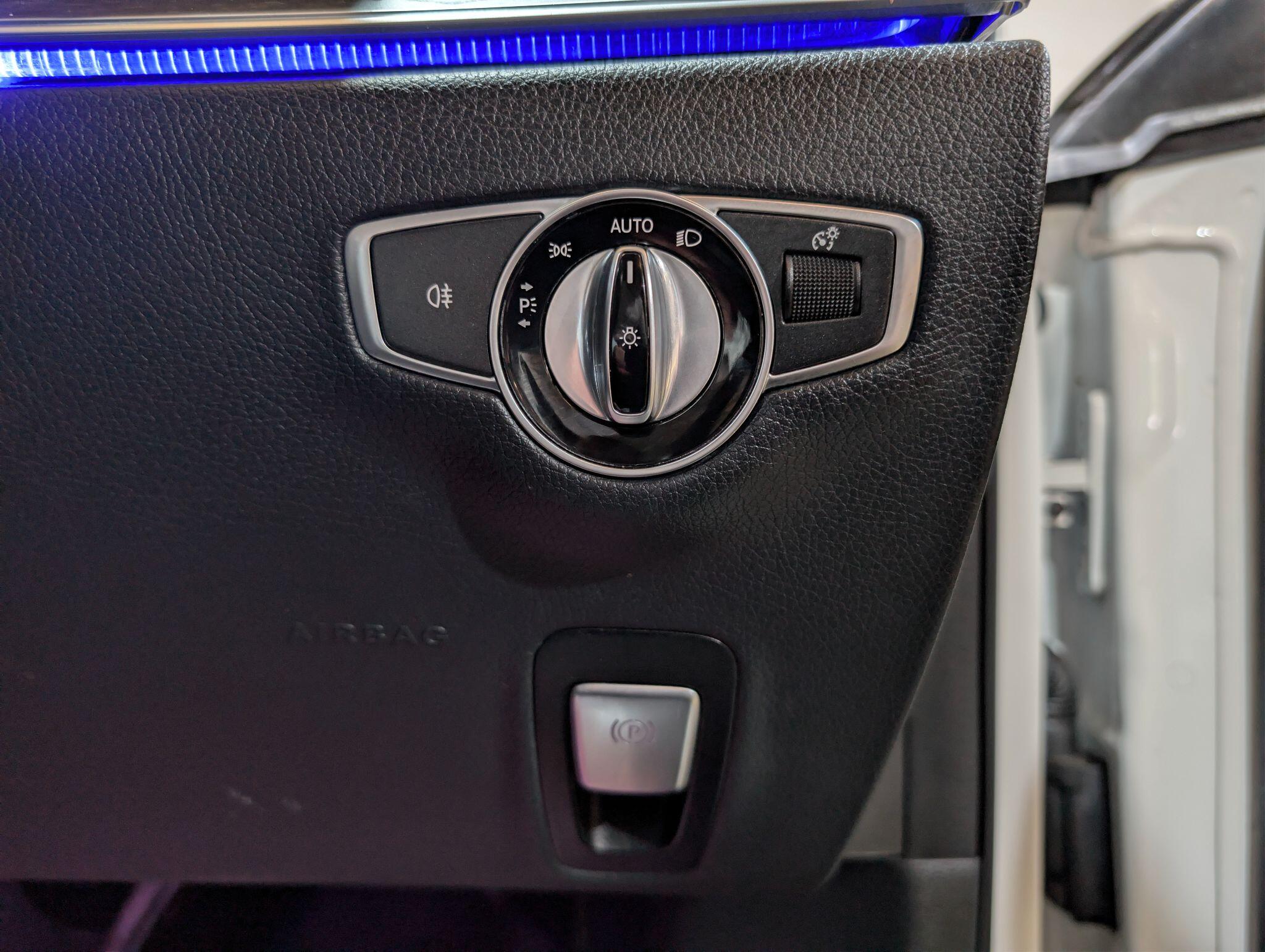 Mercedes-Benz E Class view 25
