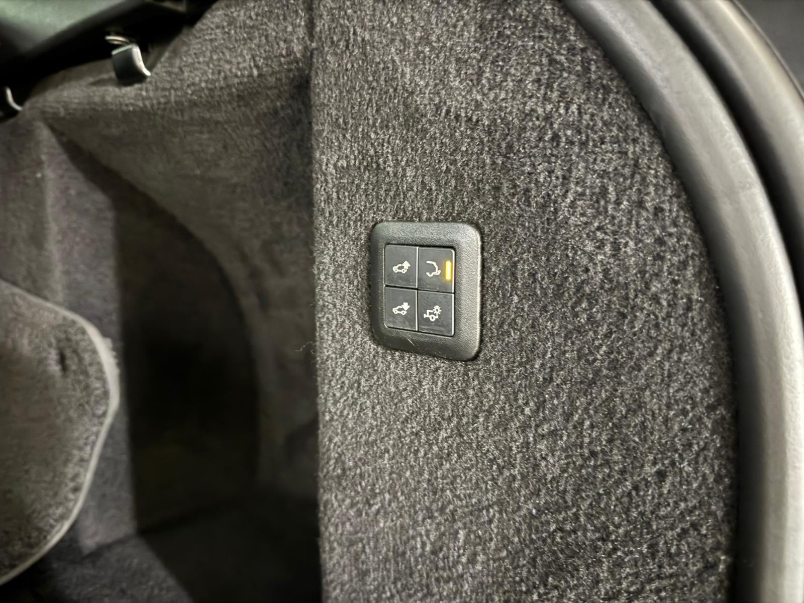 Land Rover Range Rover Sport view 26