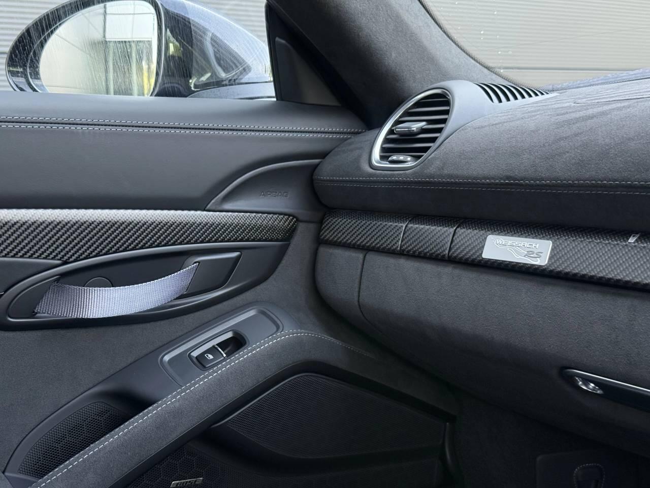 Porsche Cayman view 37