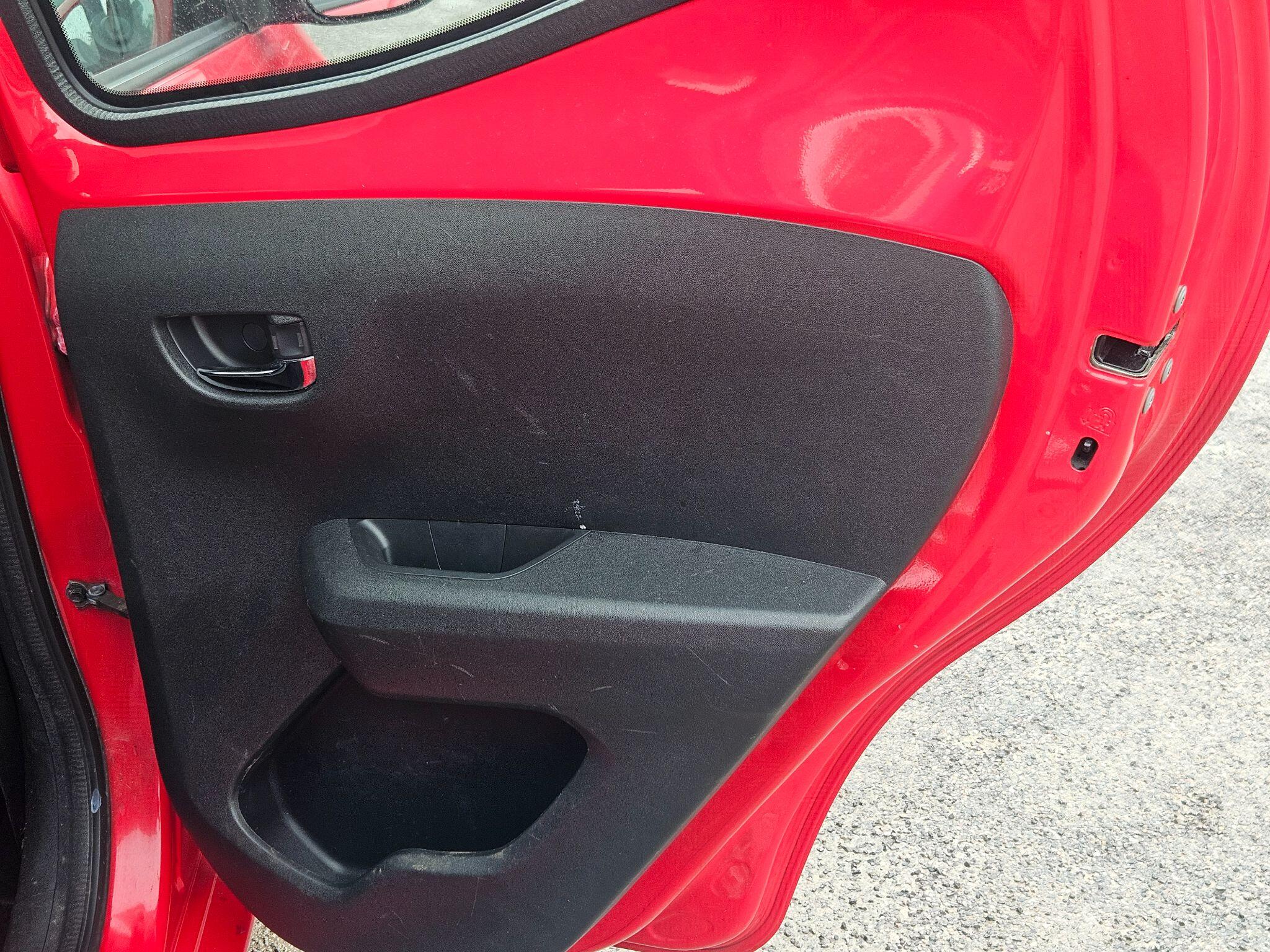 2015 Toyota AYGO image 44