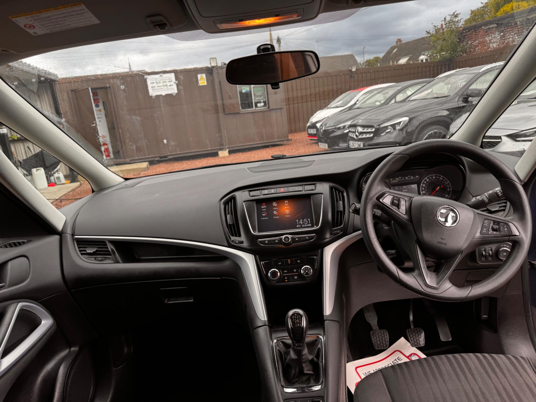 Vauxhall Zafira Tourer view 16
