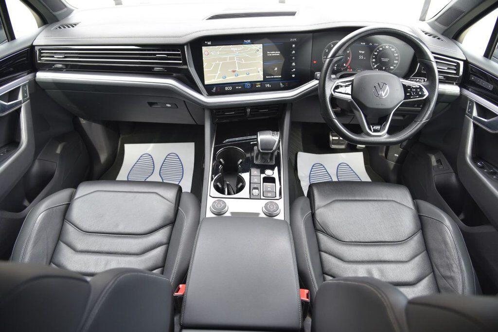 Volkswagen Touareg view 2