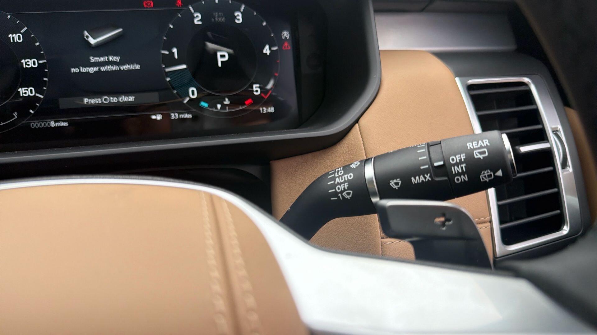 Land Rover Discovery view 12